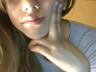 Kyouko Maki verdraagt sm sex film ​​grote pik tussen haar lippen